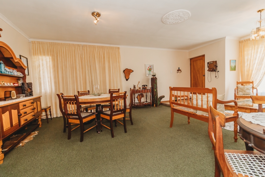 5 Bedroom Property for Sale in Denneoord Western Cape